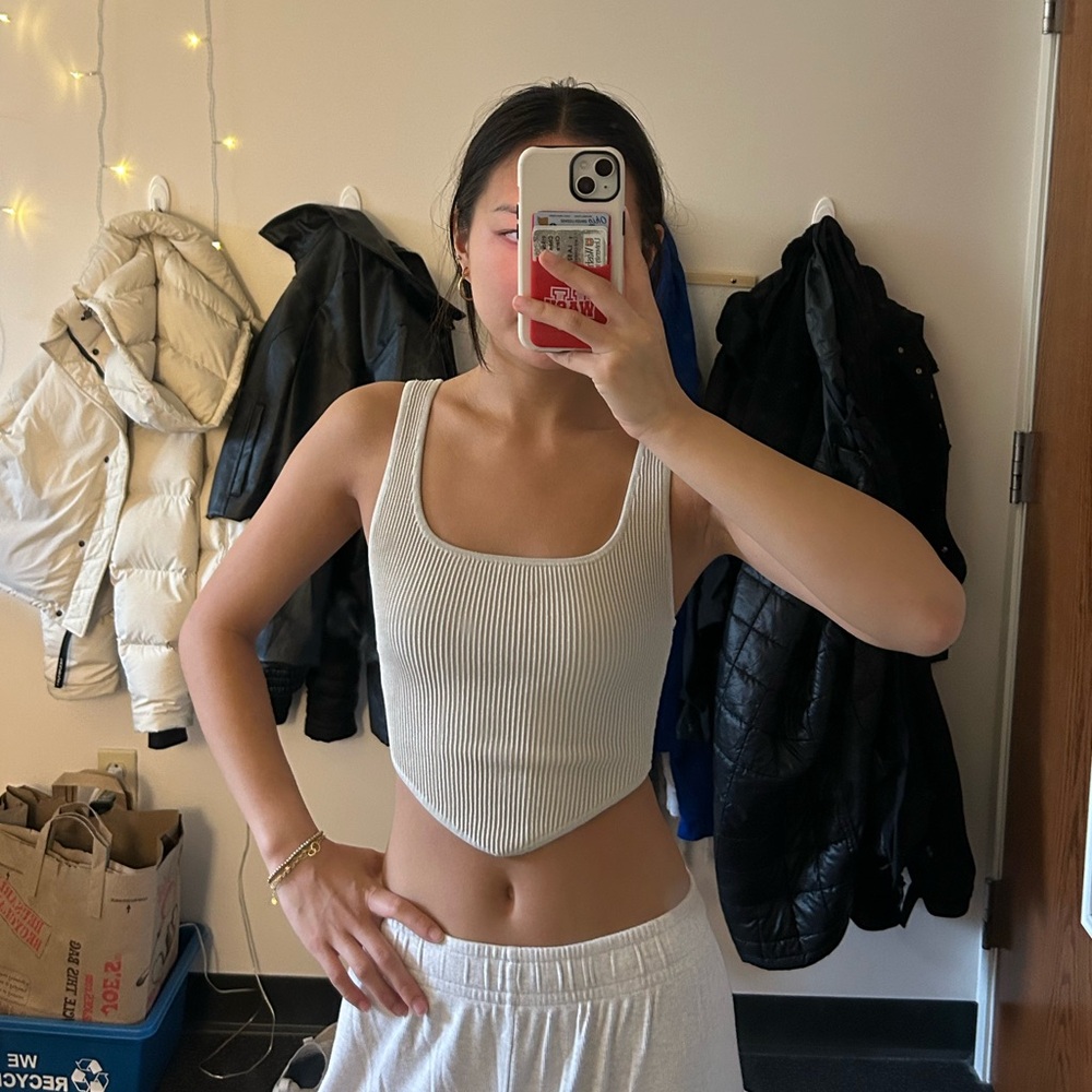 Aritzia Babaton ribbed tank thick